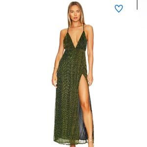 BRAND NEW — HAILEE HIGH SLIT MAXI DRESS IN GREEN METALLIC
superdown
